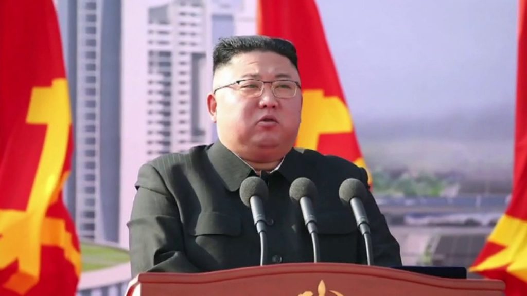 Zpráva: Kim Čong Un zakazuje úzké džíny ze strachu z jeho kapitalistické přitažlivosti