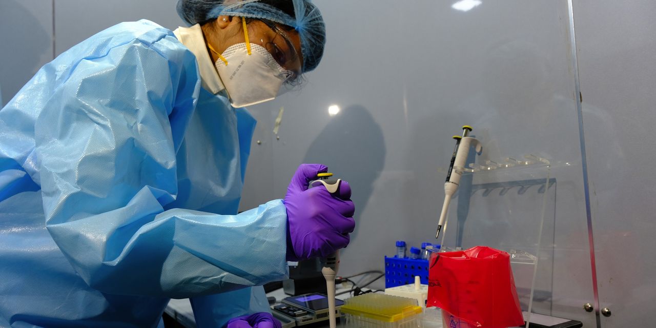 Indie se snaží držet krok s koronaviry