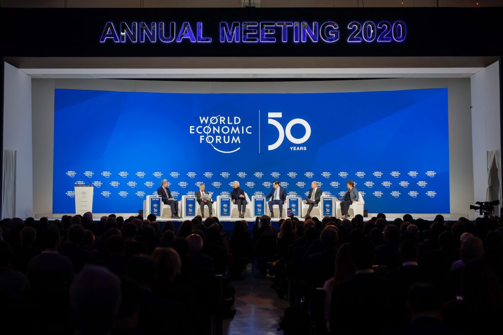 Světové ekonomické fórum ruší zvláštní výroční zasedání v Singapuru