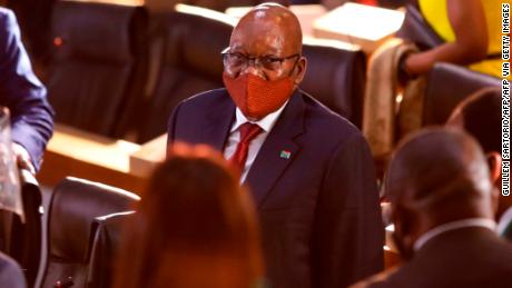 Bývalý jihoafrický prezident Jacob Zuma přirovnává své zacházení k soudům jihoafrického apartheidu