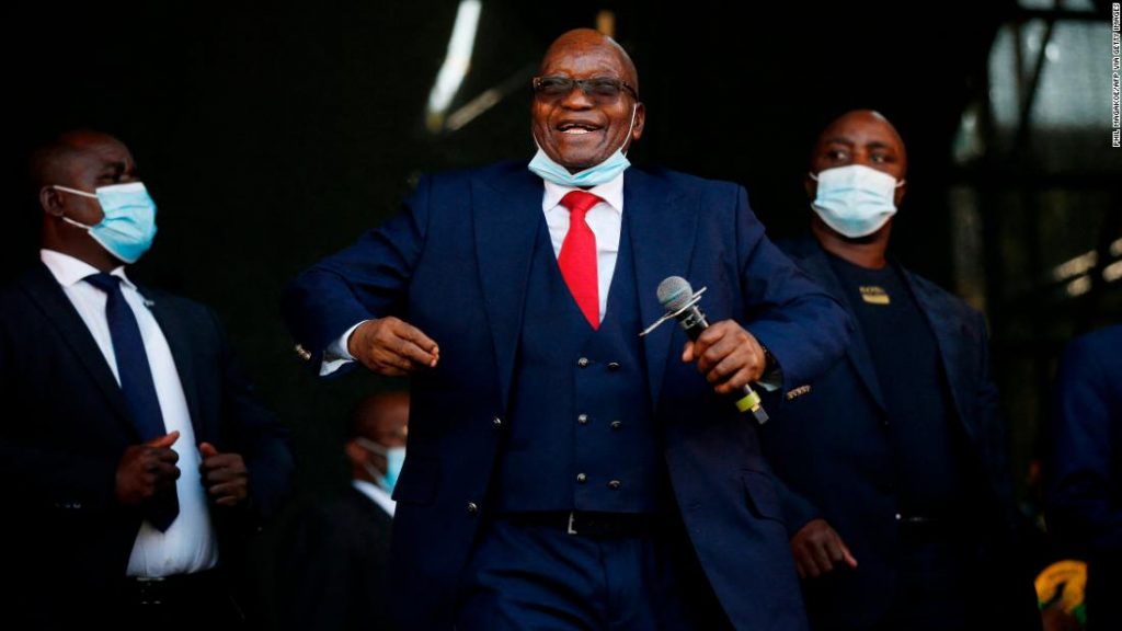 Jacob Zuma, bývalý jihoafrický prezident, odkládá termín vězení posledním legálním gambitem