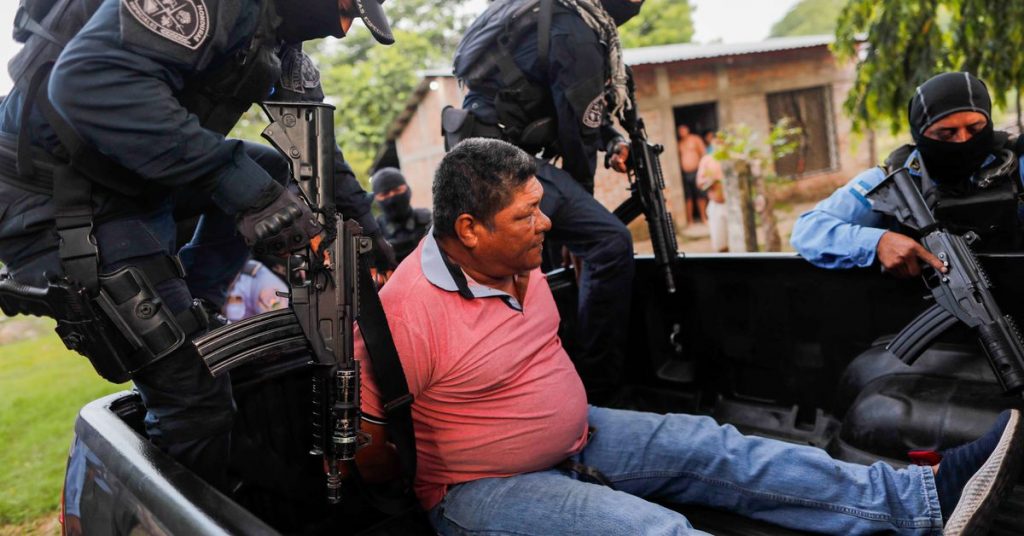 Policie v Hondurasu zatkla pět lidí poté, co davy 600 popravili italského muže