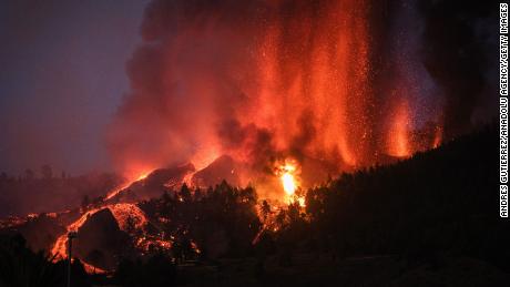 Erupce sopky v La Palma na španělských Kanárských ostrovech