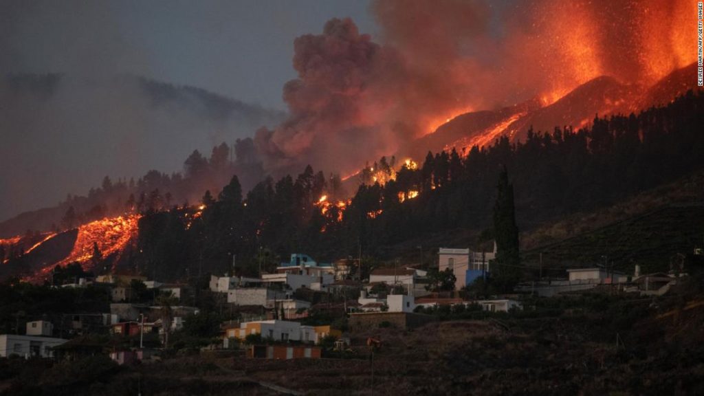 Sopka La Palma: Po výbuchu sopky byly evakuovány tisíce lidí