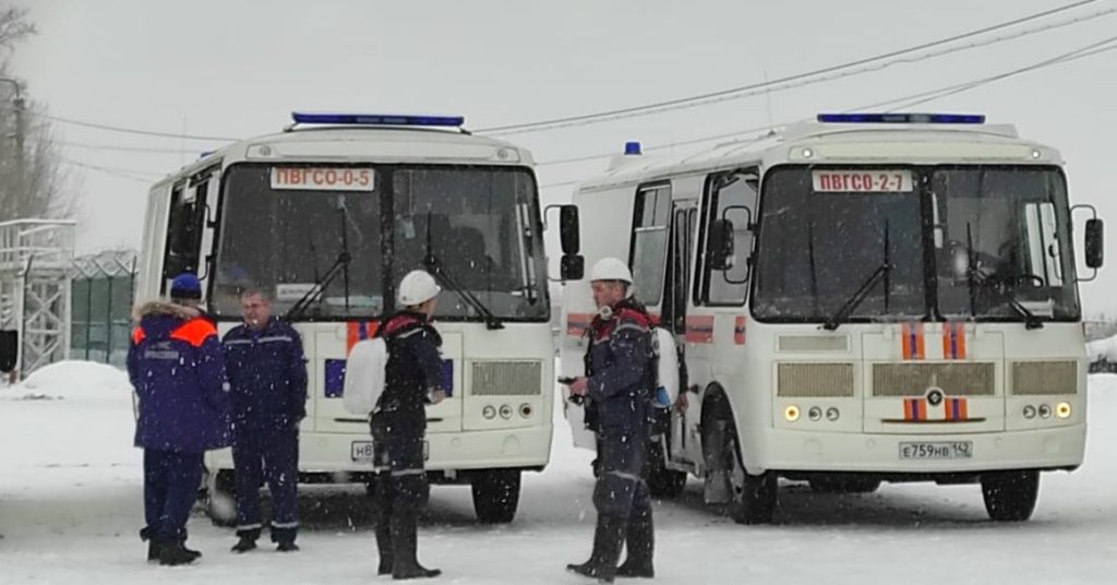 Nejméně 11 mrtvých a desítky uvězněných při ruské důlní nehodě