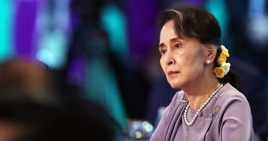 Svržená vůdkyně Myanmaru Aun Schan Su Ťij byla odsouzena ke 4 letům vězení