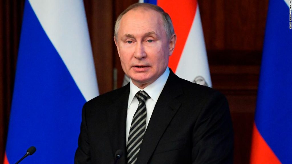 Jak napětí na Ukrajině eskaluje, Putin říká, že Rusko má „každé právo“ „tvrdě reagovat na nepřátelské kroky“