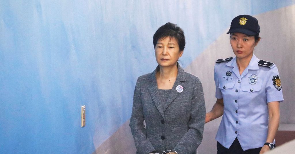 Milost jihokorejského Moona zahanbila bývalého prezidenta Parka v těsném prezidentském klání