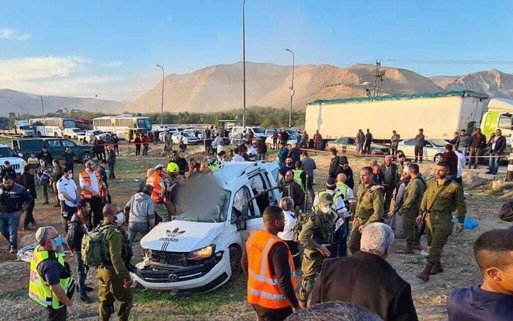 Při srážce kamionu na Západním břehu Jordánu zahynulo 8 Palestinců a 2 byli vážně zraněni