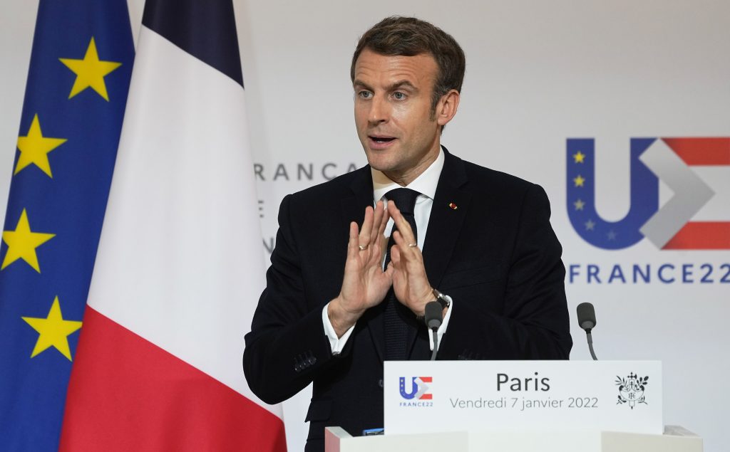 Macron lpí na neomalených prohlášeních o neočkování Francie