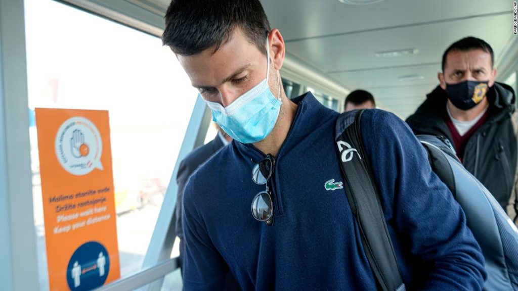 Novak Djokovič přijíždí do Bělehradu poté, co byl deportován z Austrálie