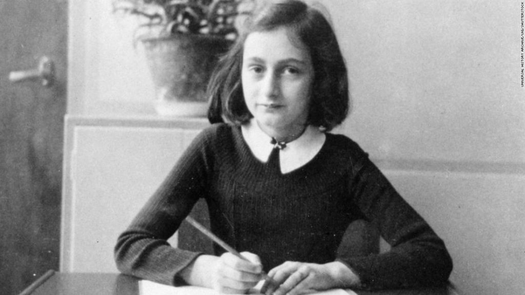 Anne Frank’s Betrayal: Cold Case Investigation jmenuje překvapivého podezřelého