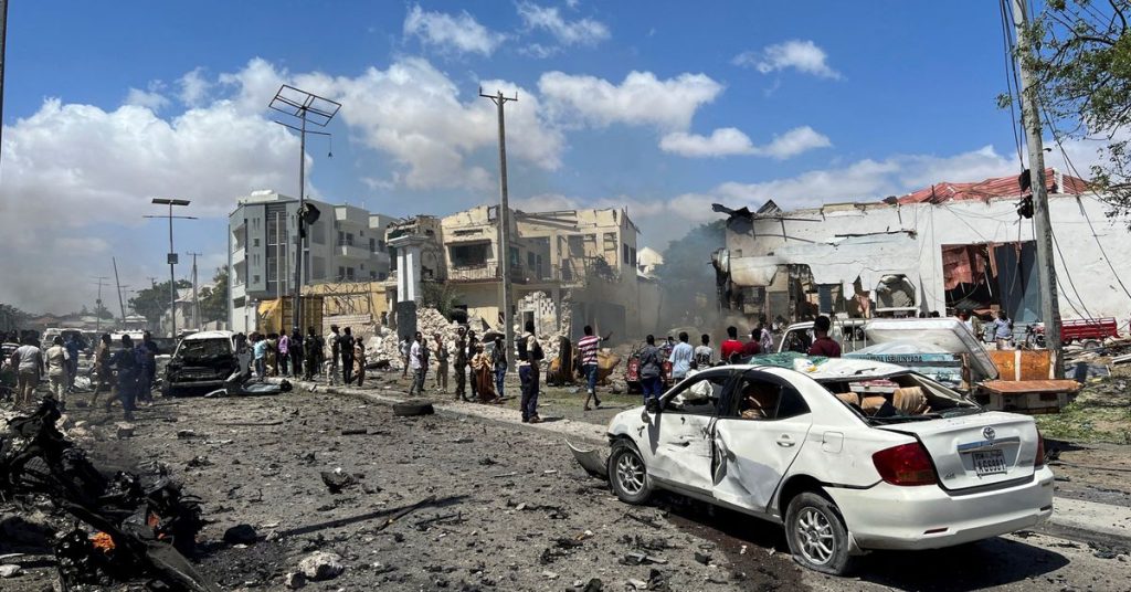 Osm mrtvých při výbuchu bomby v autě v hlavním městě Somálska - ředitel záchranné služby