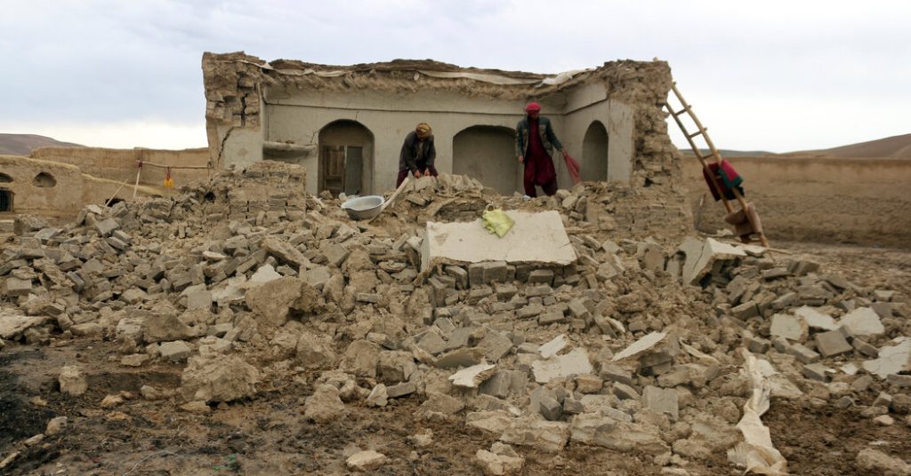 Při dvou zemětřesení v Afghánistánu zahynulo nejméně 27 lidí