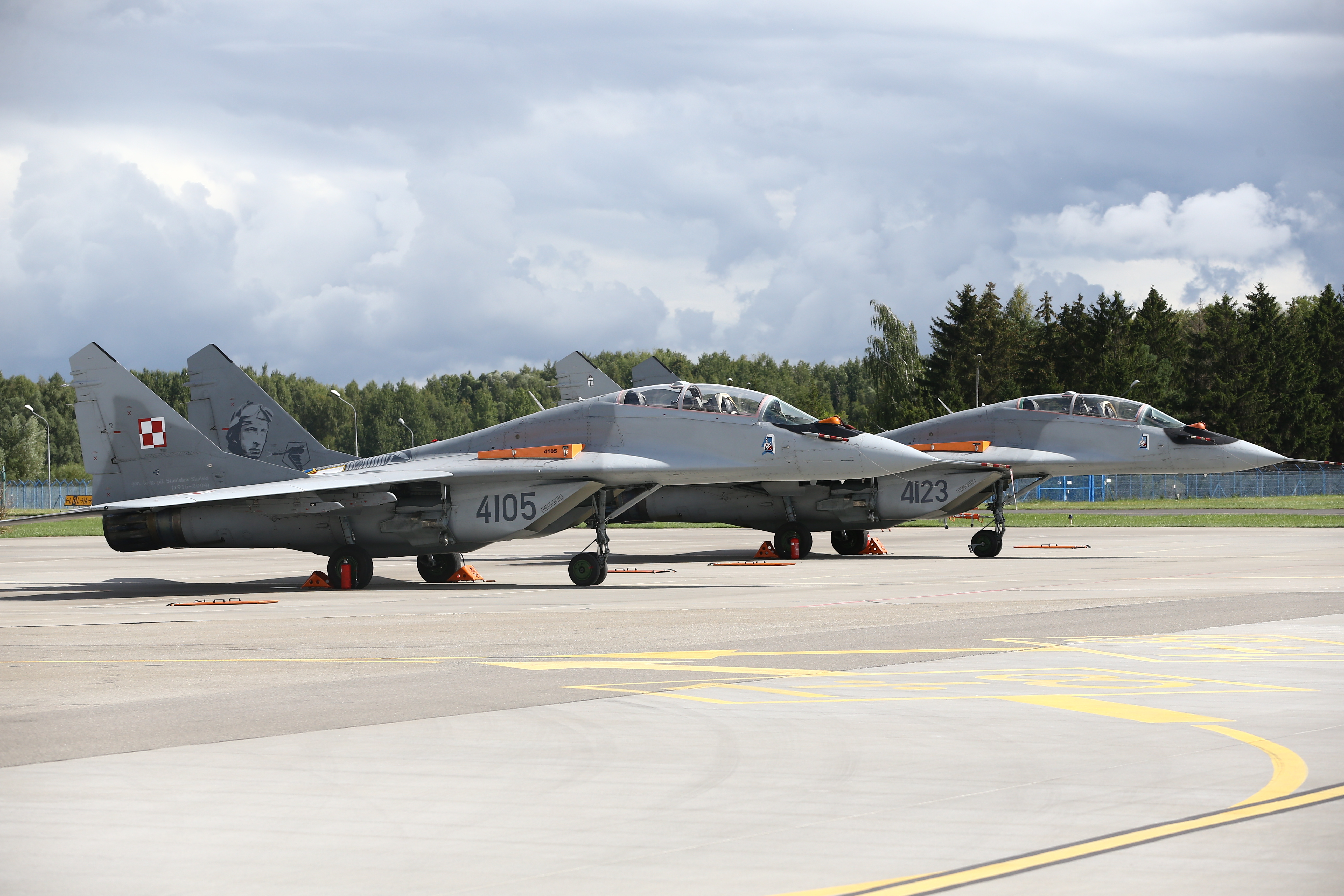 Dvojice MIG-29 patřící polskému letectvu velí 27. srpna 22. letecké základně v polském Malborku.