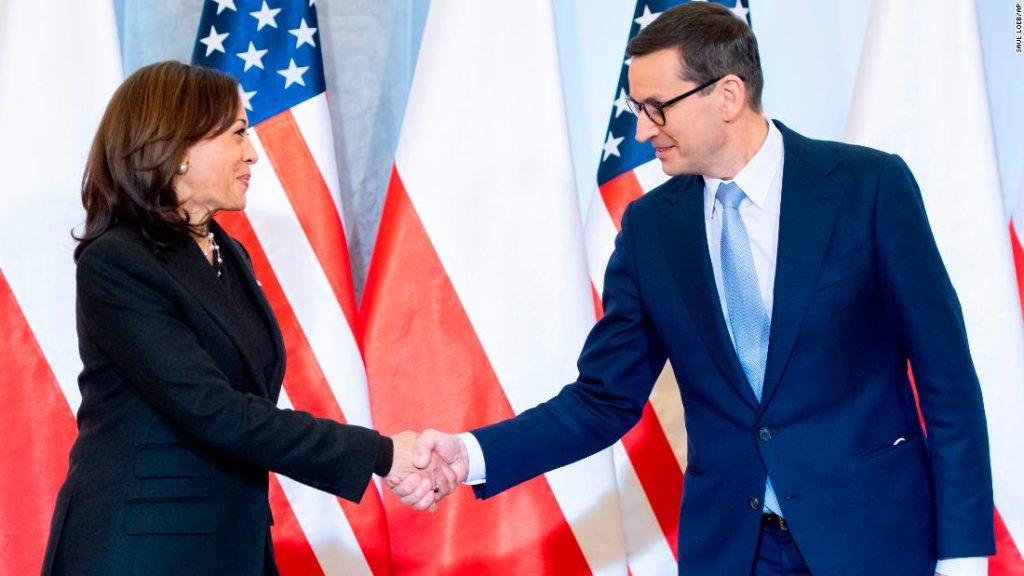 Kamala Harris říká, že USA a Polsko jsou sjednoceny, navzdory incidentu se stíhačkou