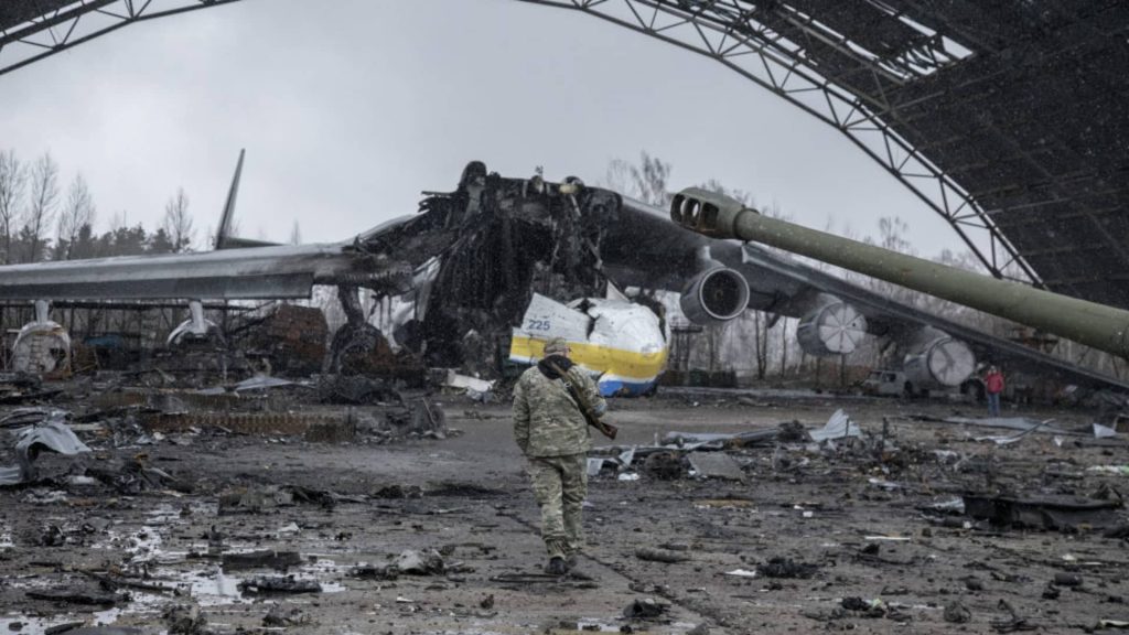 Největší letadlo na světě zničené na Ukrajině