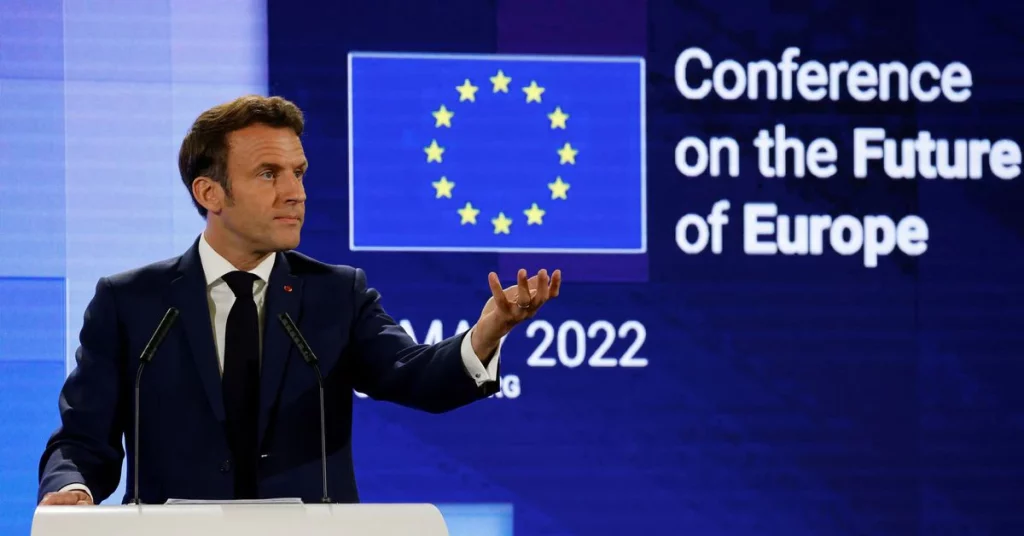 Nahlédněte do Ukrajiny a Británie, Macron navrhuje nový evropský subjekt