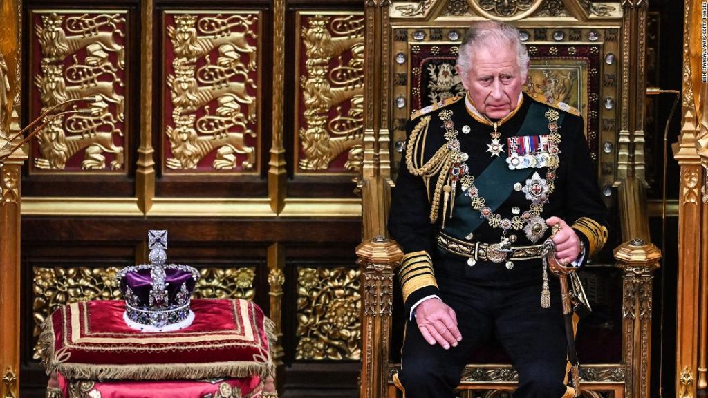 Princ Charles poprvé pronesl královnin projev