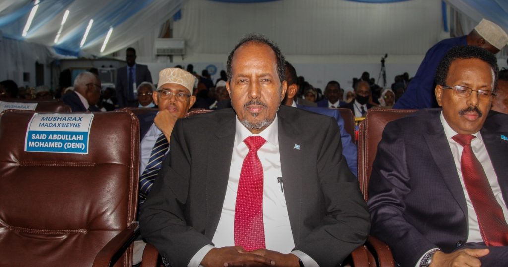 Somálsko zvolilo novým prezidentem Hassana Sheikha Mohamuda |  Zprávy