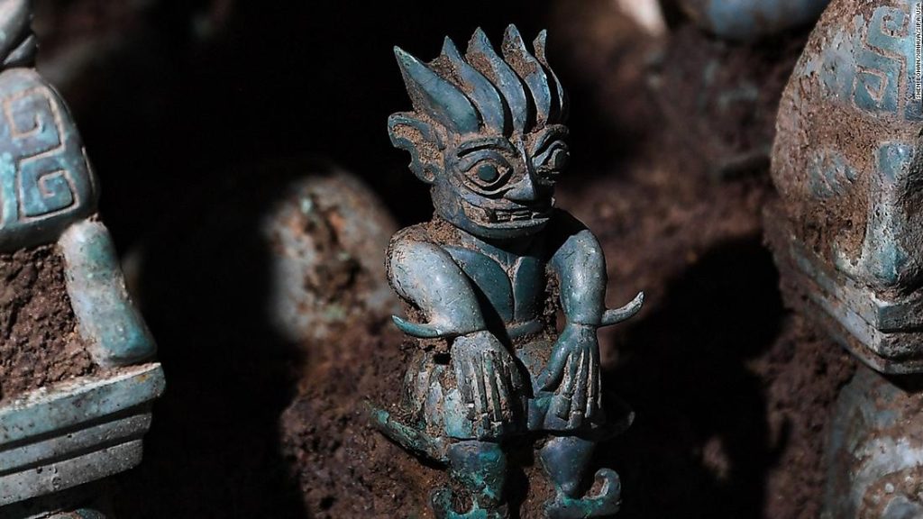 Sanxingdui: obětní oltář mezi 13 000 artefakty objevenými na archeologickém nalezišti v Číně