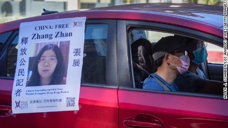 Čínský novinář uvězněný za zpravodajství o Covidu nutně potřebuje lékařskou péči, říká jeho rodina
