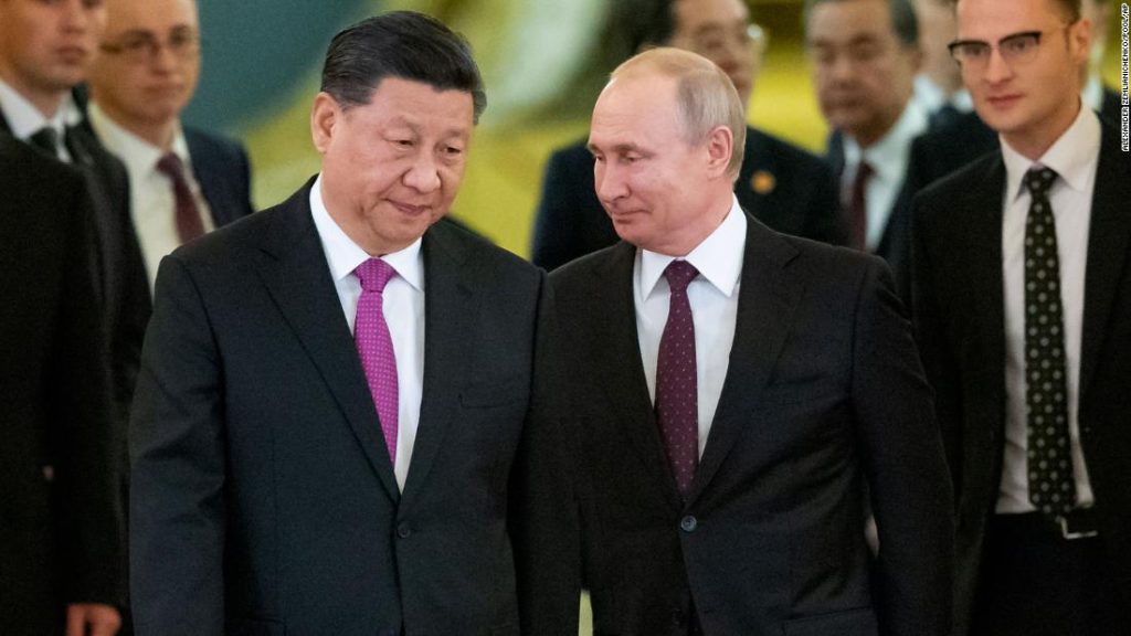 Si Ťin-pching řekl Putinovi v narozeninovém hovoru, že Čína podpoří Rusko v oblasti bezpečnosti