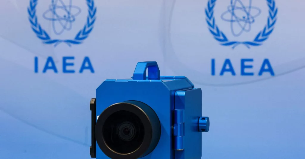 MAAE varuje před „smrtelnou ranou“ jaderné dohodě, protože Írán odstraňuje kamery