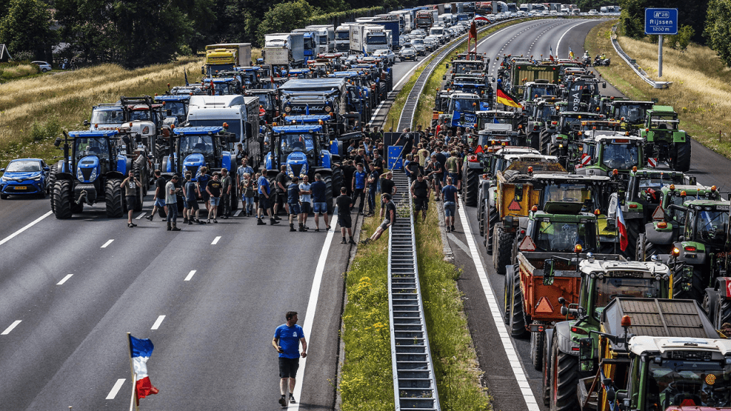 Nizozemští farmáři vytvářejí „Svobodné karavany“ na protest proti přísným vládním ekologickým pravidlům