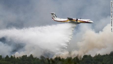 Francie už týden bojuje s lesními požáry.