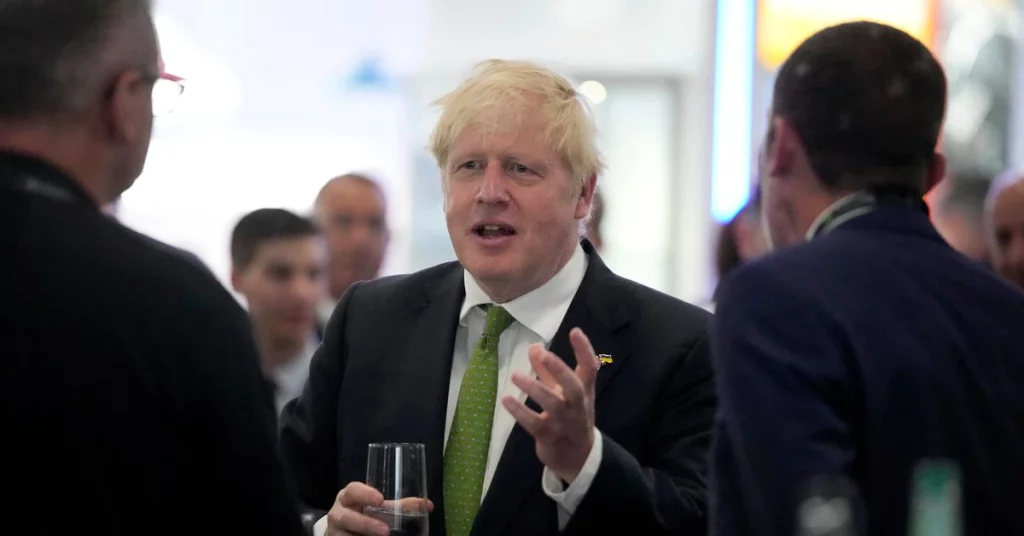 Stále tvrdší závod o nahrazení britského premiéra Johnsona se zužuje na čtyři