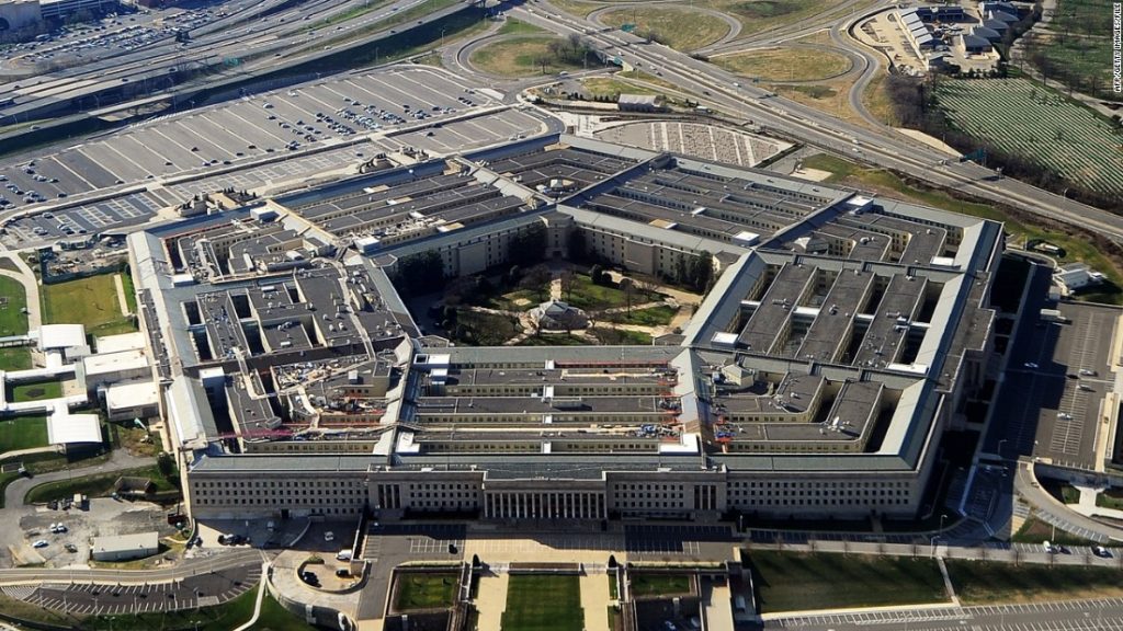 6. ledna byly vymazány textové zprávy z telefonů klíčových představitelů Pentagonu