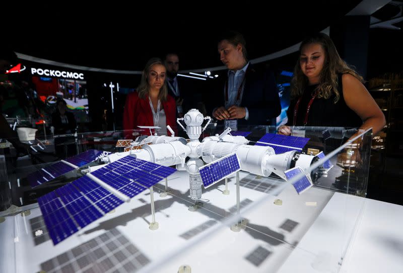 Rusko, které se chystá jít samo, odhaluje model nové vesmírné stanice