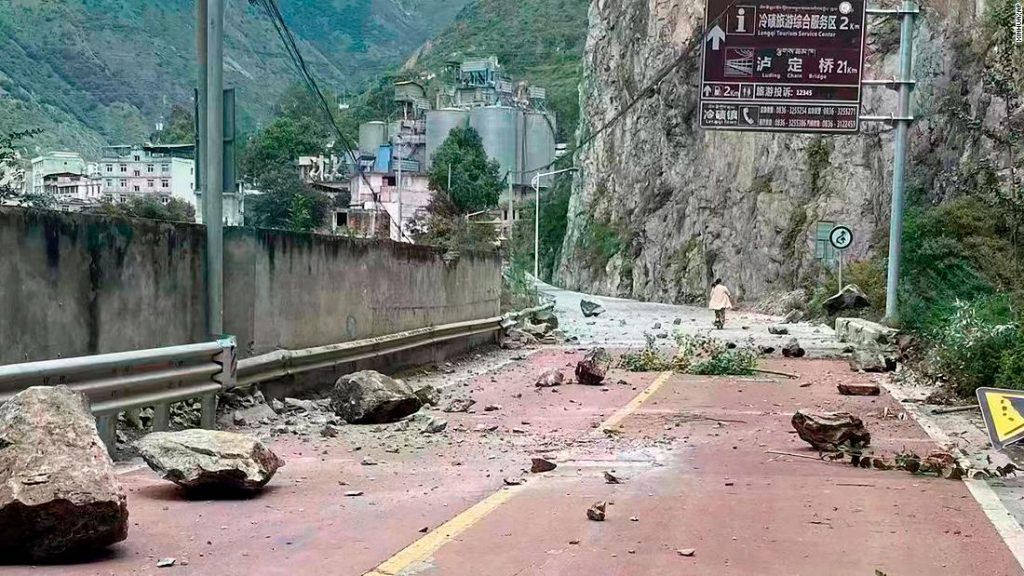 Zemětřesení v Číně: Počet obětí v provincii S'-čchuan vzrostl na 65 s následnými otřesy