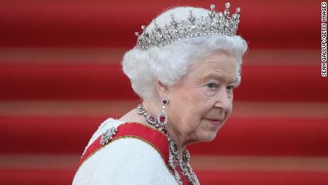 Elizabeth II: Britská královna, která odolala válce a nepokojům, umírá ve věku 96 let