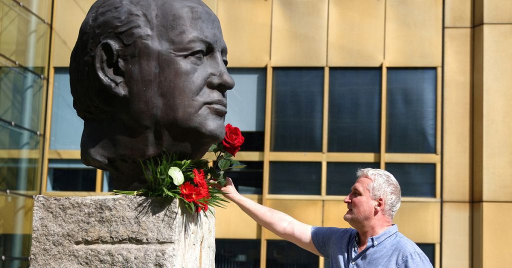 Putin Gorbačov popírá pořádání státního pohřbu a zůstane stranou