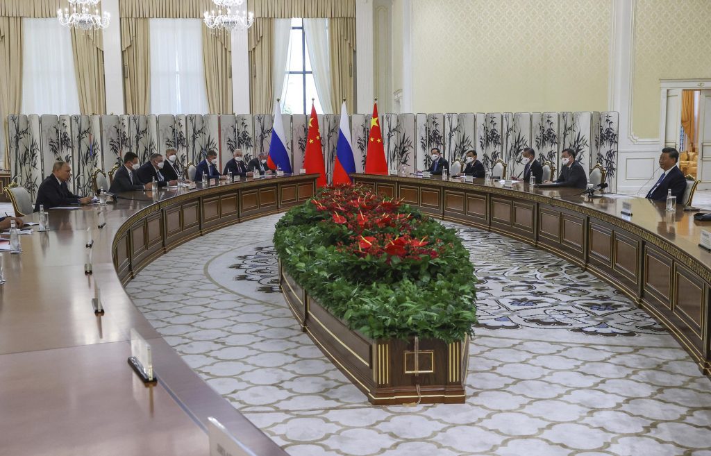 Putin děkuje čínskému prezidentovi za jeho „vyvážený“ postoj k Ukrajině