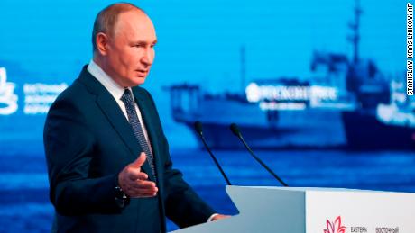 Putin tvrdí, že Rusko nemá na akcích na Ukrajině co ztratit, protože země hledá ekonomickou pomoc na východ 