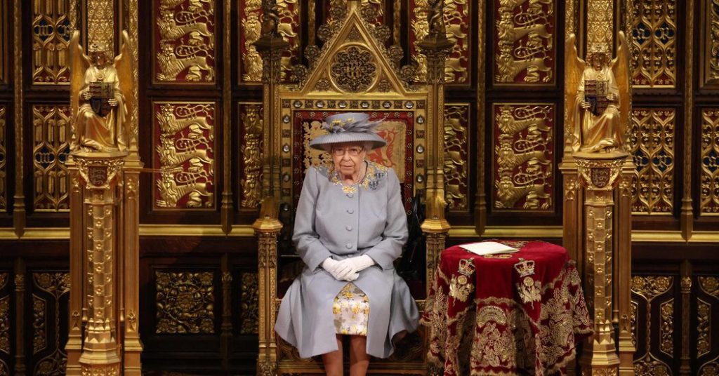 Živé zprávy: Královna Alžběta II pod lékařským dohledem;  Setkání královské rodiny