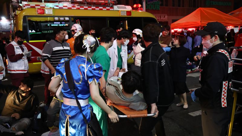 Živé aktualizace: Při halloweenském incidentu v Soulu zahynulo nejméně 151 lidí