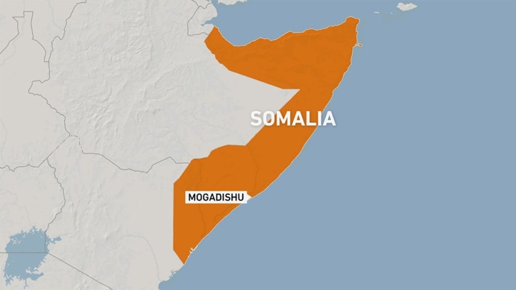Povstalci z Al-Shabaab zaútočili na hotel v Mogadišu používaný somálskými úředníky |  Zprávy pro mládež