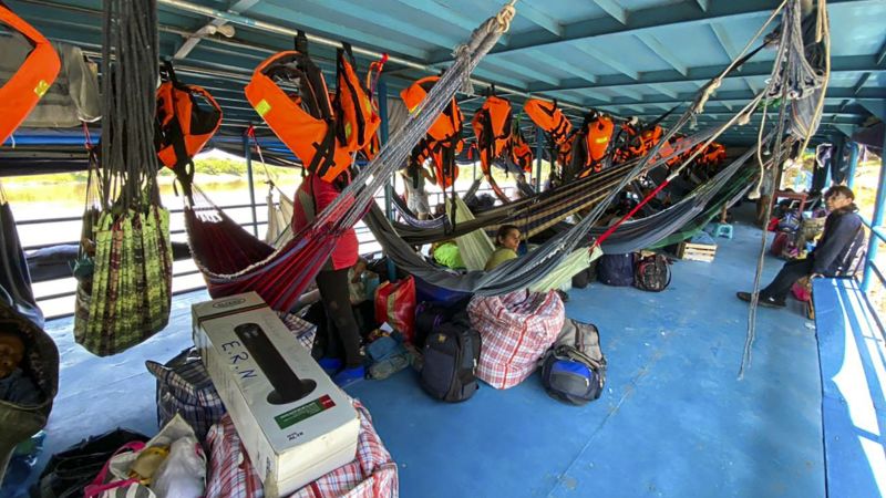 Protest v Peru proti úniku ropy: Turisté zadržovaní jako rukojmí domorodé skupiny propuštěni, říká úředník