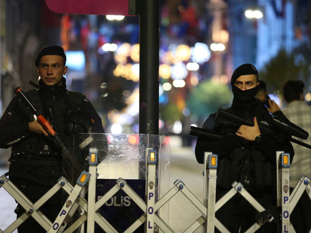 Turecká policie zatkla podezřelého z bombového útoku v Istanbulu |  Zprávy